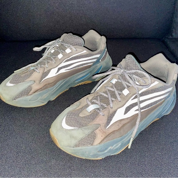 Adidas Yeezy 700 V2 Geode size 11 1/2 - Picture 1 of 9